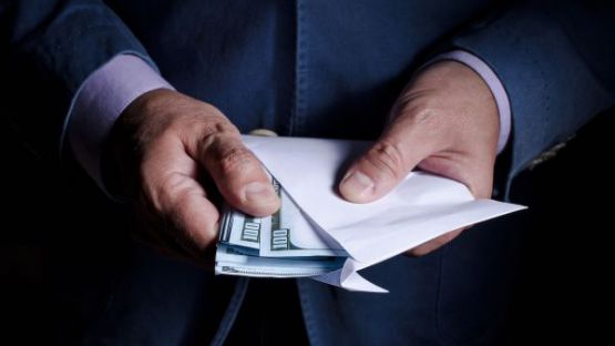 Lutte contre le blanchiment de capitaux : une précision pour certains services sur actifs numériques !