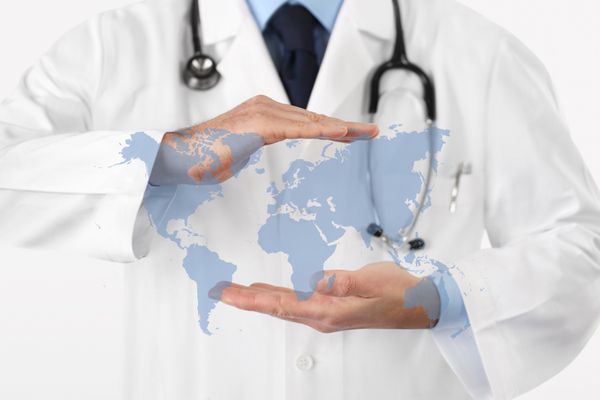 Médecins étrangers hors UE : des conditions assouplies pour exercer en France ?