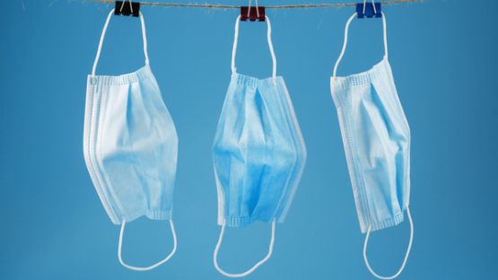 Coronavirus (COVID-19) : quid des masques chirurgicaux « traités » ?