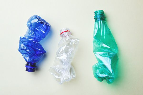 Fin du plastique à usage unique : ça bouge pour le CHR et les industriels