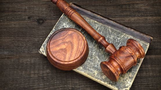 Un CAC peut-il exercer une activité commerciale ?