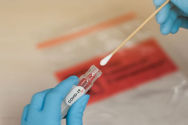 Coronavirus (COVID-19) : quel remboursement pour les tests de dépistage réalisés à l’étranger ?