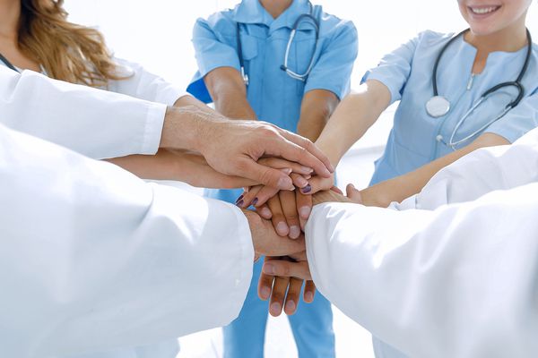 Professionnels de santé : vive les protocoles de coopération locaux