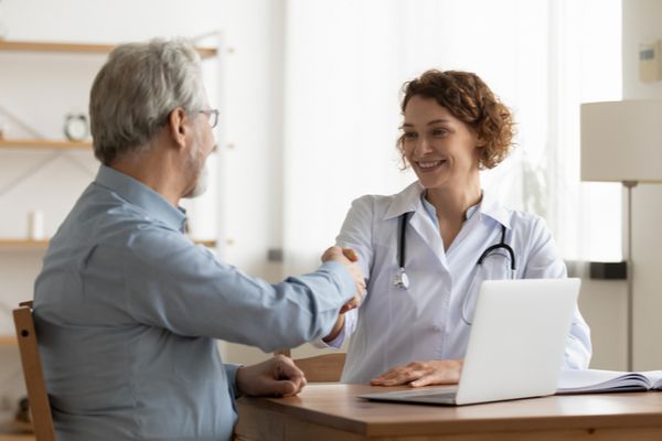 Une visite médicale pour les salariés en fin de carrière ?