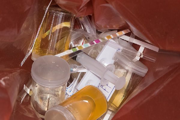 Déchets médicaux des patients en auto-traitement : à collecter !