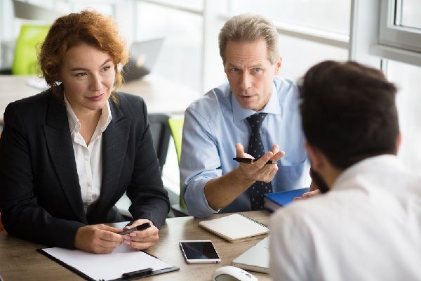 C’est l’histoire d’un employeur qui convoque un salarié à un entretien préalable... auquel il ne peut assister...