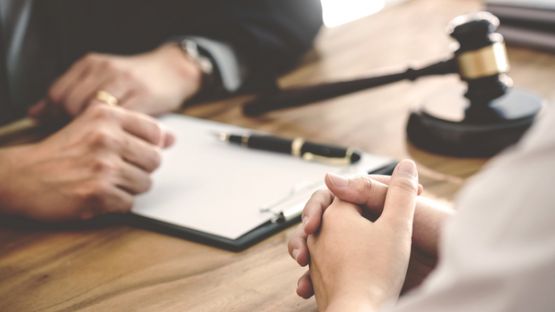 Redressement judiciaire : pouvez-vous décider (seul) de résilier votre bail commercial ?