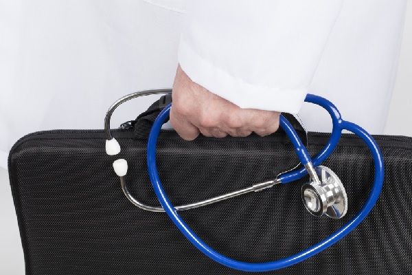 Loi santé au travail : un nouveau rôle pour les médecins du travail ?