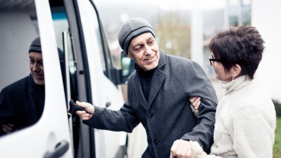 Accueil de jour en EHPAD : la question de la prise en charge du transport