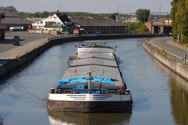 Transport fluvial de marchandises : à déclarer !