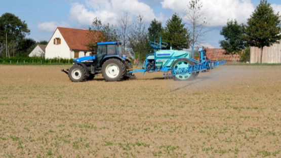 Distance d’épandage des pesticides : de nouvelles mesures protectrices