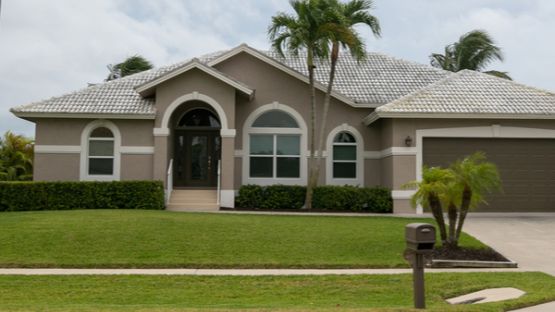 Vente d’une maison aux USA : comment calculer le gain imposable ?