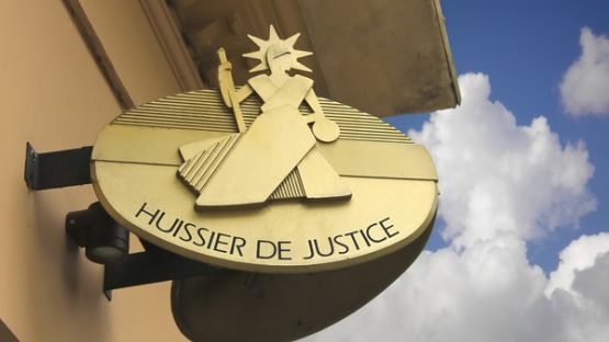 Procédure accélérée d’expulsion : les huissiers de justice en première ligne