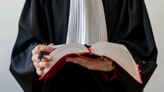 Avocat : une robe doit être sobre