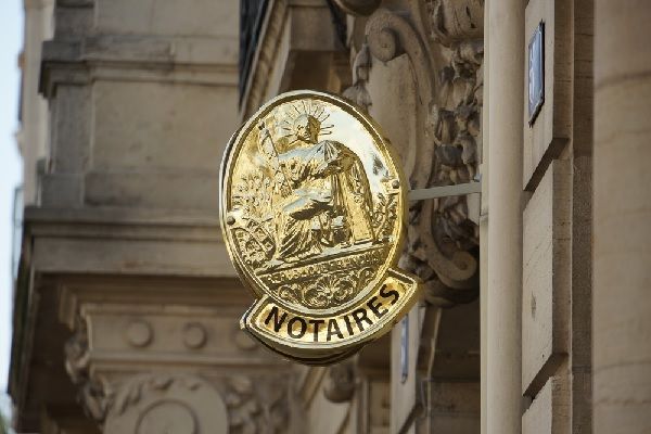 Office notarial déclaré vacant : les modalités de tirage au sort sont fixées