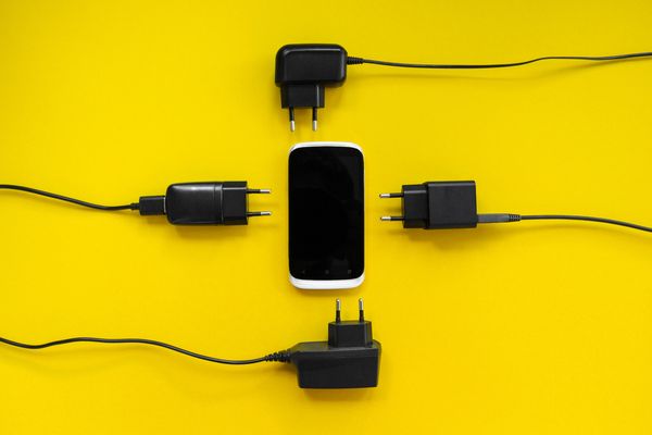 « Chargeur universel » : la solution européenne de demain ?