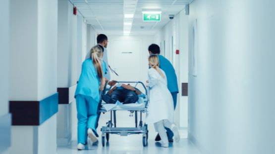 Coronavirus (COVID-19) et services d’urgences : quelles mesures pour soutenir le secteur médical pendant l’été ?