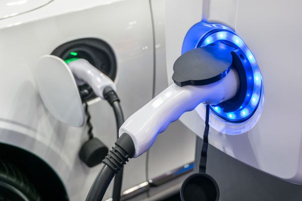 Infrastructures de recharge pour véhicules électriques ou hybrides : des précisions techniques