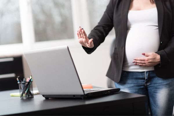 Femme enceinte : le licenciement est-il vraiment interdit ?
