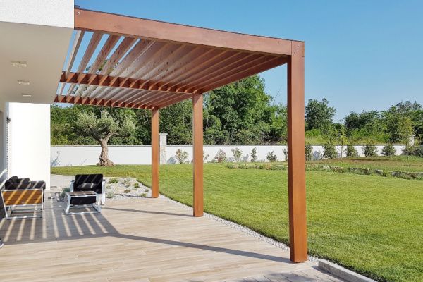 Installer une pergola en bois : avec quelle autorisation d’urbanisme ?