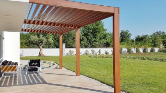 Installer une pergola en bois : avec quelle autorisation d’urbanisme ?