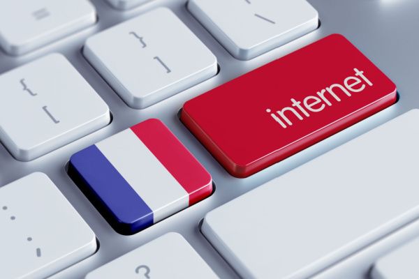 E-commerce et avis client : faut-il rendre le français obligatoire ?