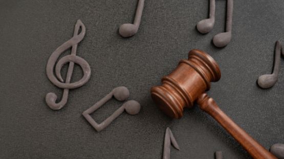 Droits d’auteur : c’est quoi un travail collaboratif ?