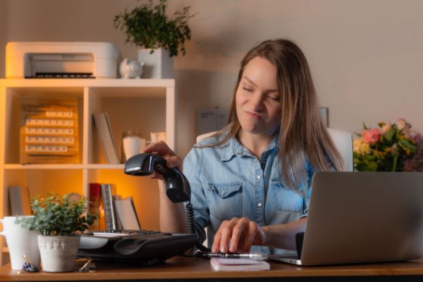 De quel délai dispose un opérateur de téléphonie pour demander le paiement d’une indemnité de résiliation ?