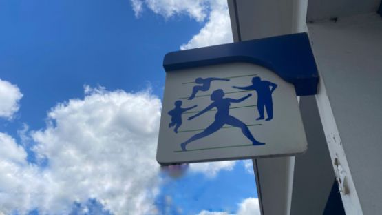 Exercer une activité professionnelle pendant un arrêt maladie : possible ?