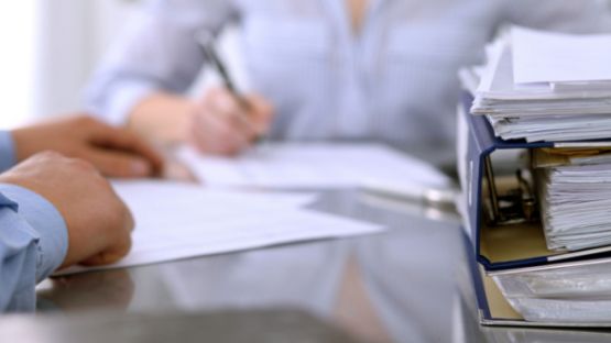 Nomination d’un commissaire de justice : focus sur les pièces à produire